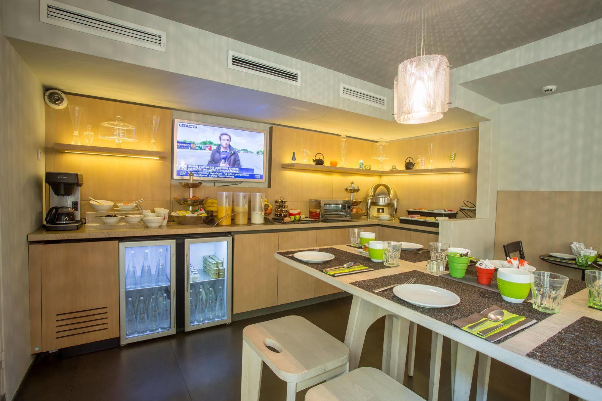 Hotel Le Marcel Paris Gare De L'Est Екстер'єр фото