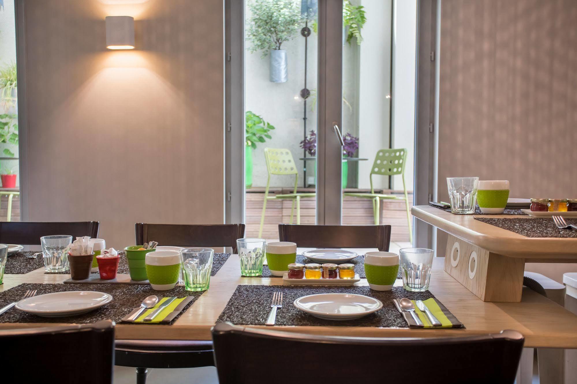 Hotel Le Marcel Paris Gare De L'Est Екстер'єр фото