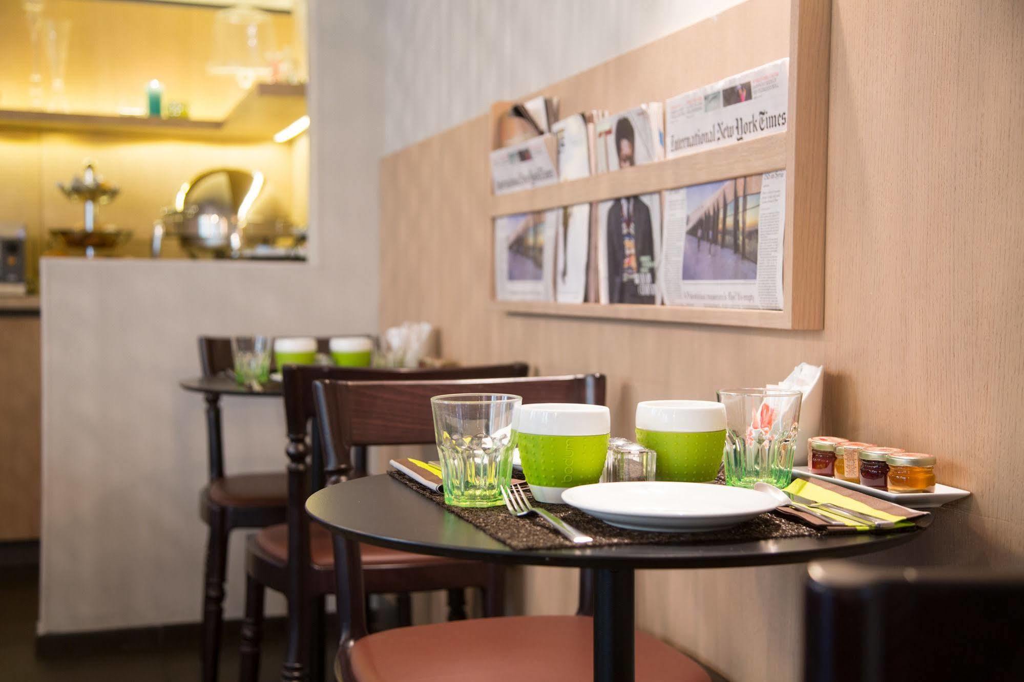 Hotel Le Marcel Paris Gare De L'Est Екстер'єр фото